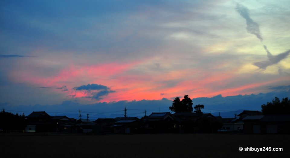 A deep blue sky with the last pink of the sunset