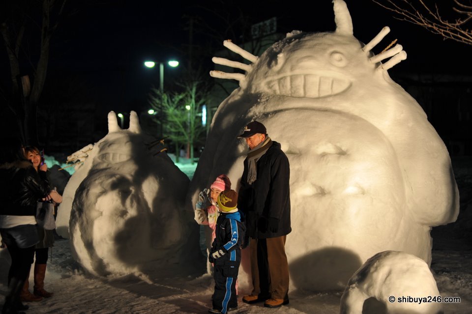 Tonari no Totoro looked quite realistic here. The Ghibli creation fitted in well with the snow.